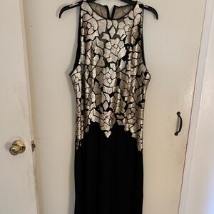 Evening long beautiful dress size16 gold &blackfrom Nordstroms